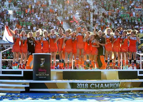 Glorious Dutch celebrate winning gold. Pic credit: Getty Images/FIH