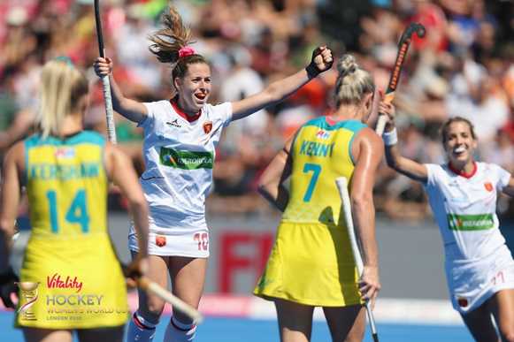 Spain celebrate a first-ever bronze: Pic credit: Getty Images/FIH