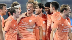 Honamas complete remarkable turnaround to stun England while the Dutch cruise past Korea